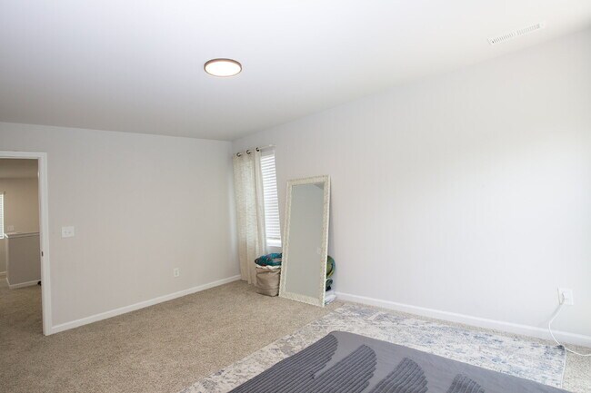 Building Photo - "Charming 3-Bed Oasis with 2.5 Baths on Century Lane, Cameron – Spacious 1744 sq. ft. Retreat!"