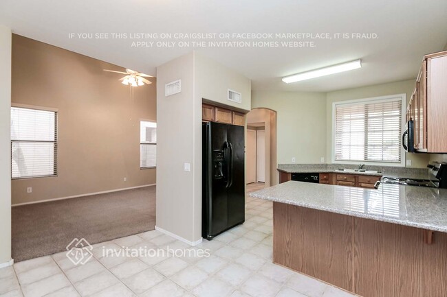 Building Photo - 1443 E Julep St