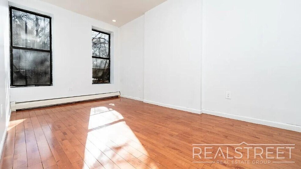 Building Photo - 4 Bed 2 bath off the border of Clinton Hill and Bedstuy.