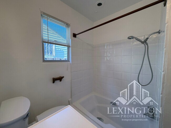 Building Photo - Beautifully Updated, Single-story, 3BD/1.5BA, Home near Tahoe Park!