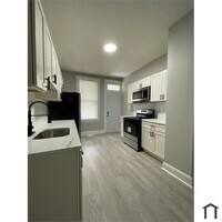 Building Photo - 3 Bedroom - Voucher Accepted