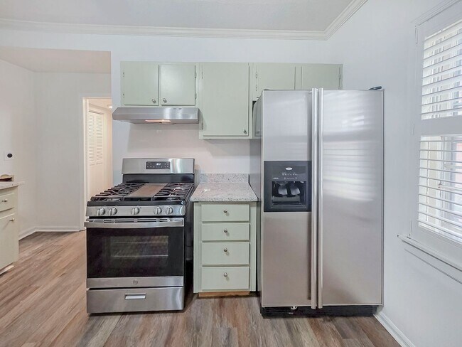Building Photo - 1111 Lawton Pl SW