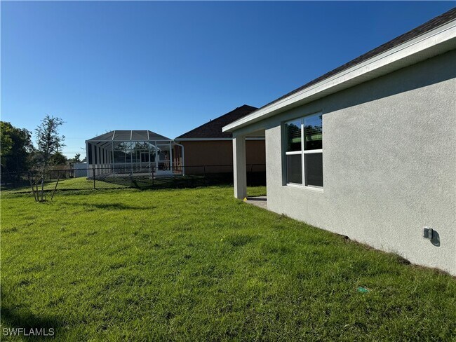 Building Photo - 1523 SW 19th Pl