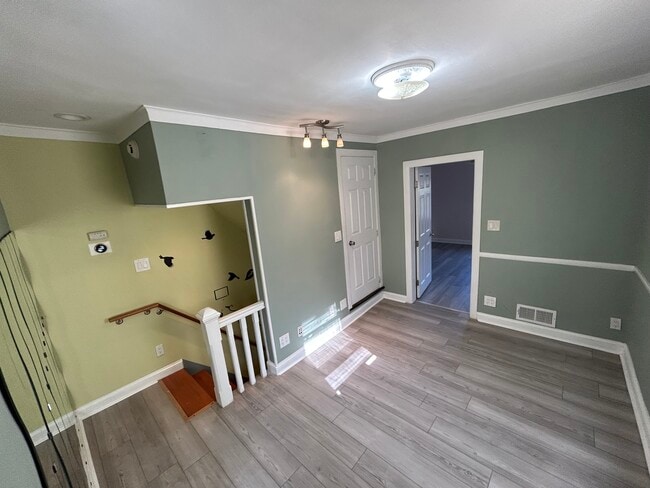 Building Photo - 1216 Elm St