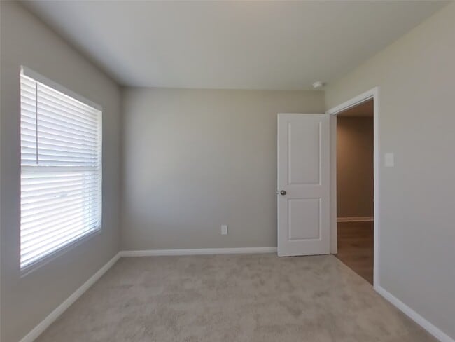 Building Photo - 15791 Del Norte Dr
