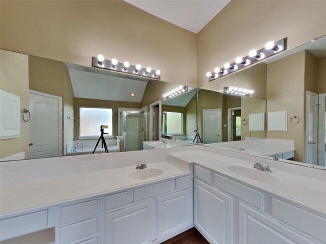 Building Photo - 26004 Castle Meadow Ln