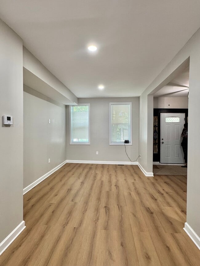 Building Photo - 2216 Whittier Ave