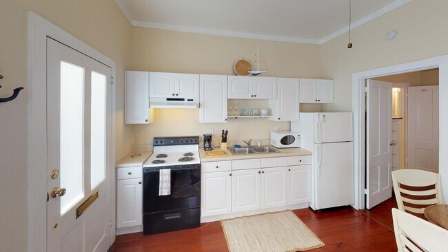 Building Photo - 12 Months Lease - 1 Bedroom, 1 Bathroom ap...