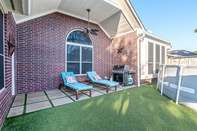 Building Photo - 20235 Concord Hill Dr