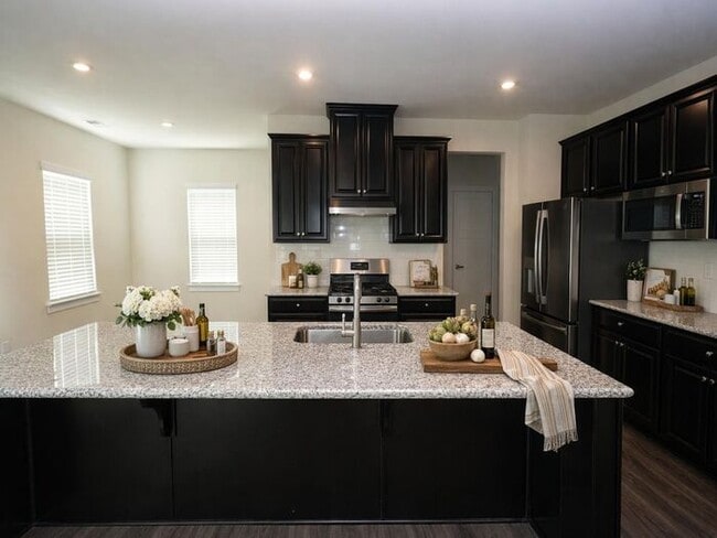 Building Photo - 3BR 2.5BA Home w/Resort Style Amenities at The Mills at Rocky River