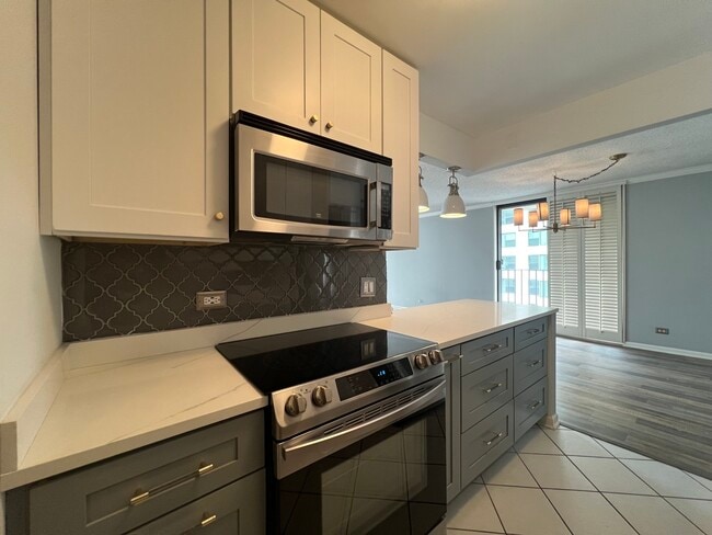 Building Photo - 70 W Huron St