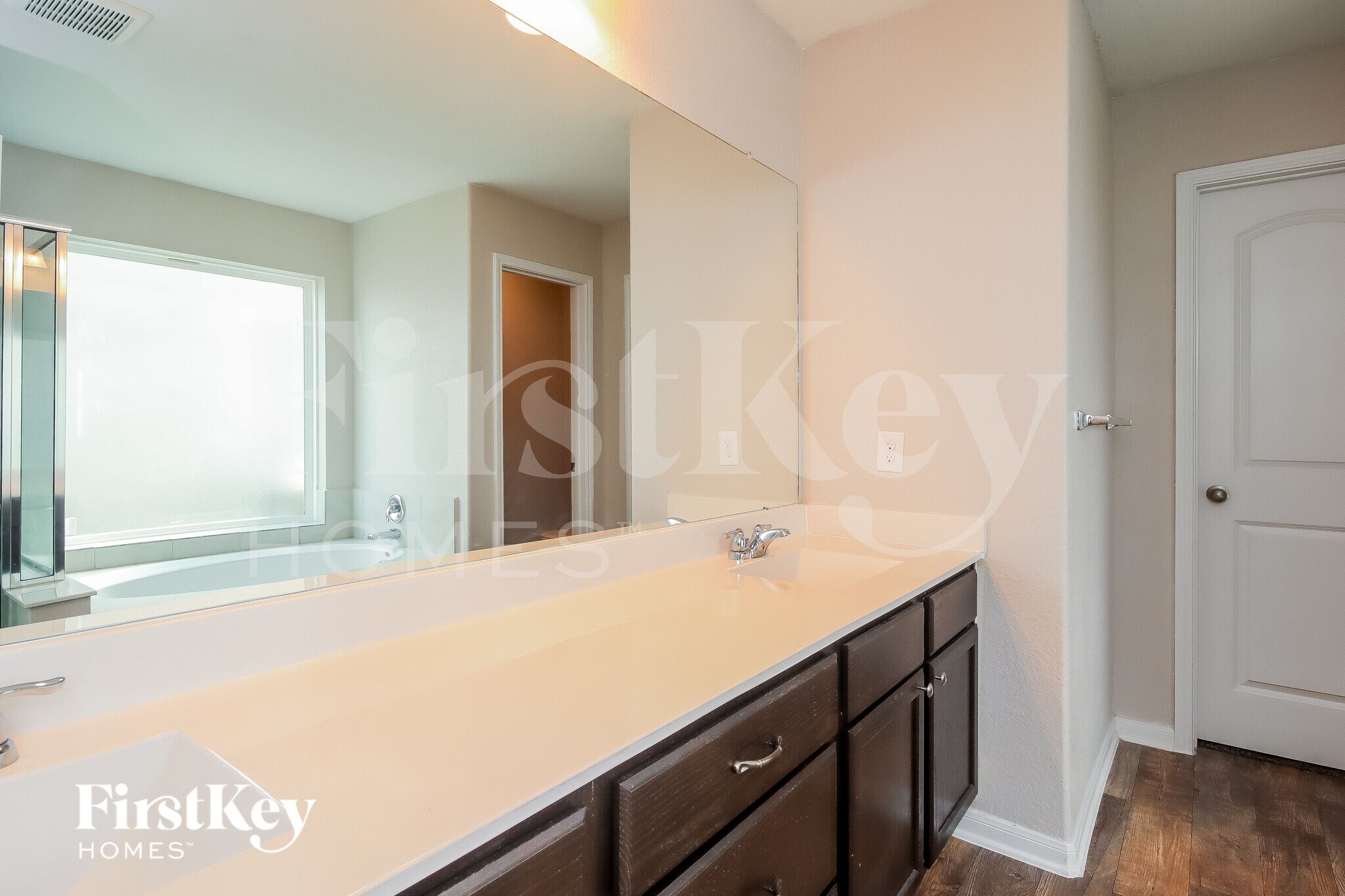 Building Photo - 1023 Ranch Oak Dr