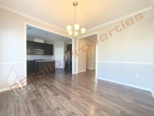 Building Photo - Beautiful End Unit 3 Story 4 bedroom, 3.5 ...