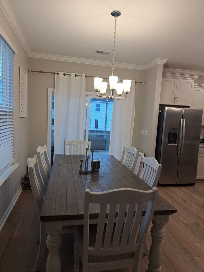 Building Photo - Outstanding Three Bedroom Home in the Ashcroft Community!