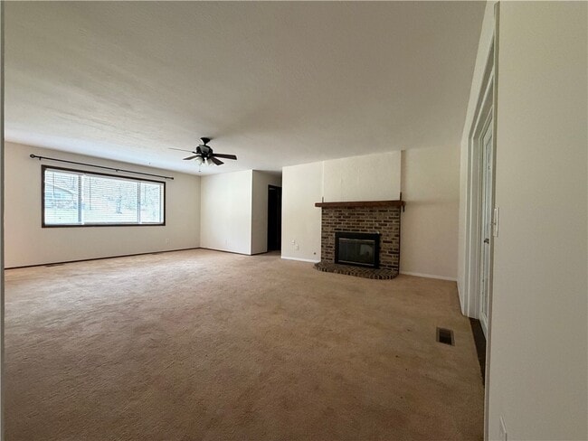 Building Photo - 9108 Bluff Dr