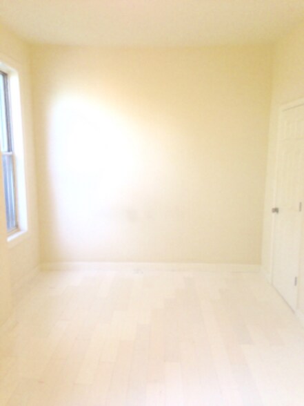 Building Photo - 32 E Preston St