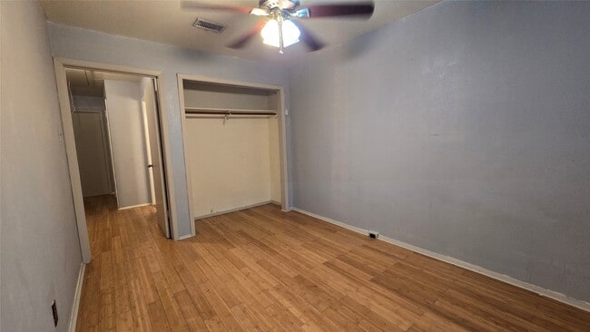 Building Photo - 7913 Grove Ridge Dr