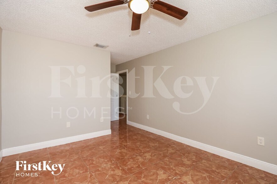 Building Photo - 27040 SW 119th Ct