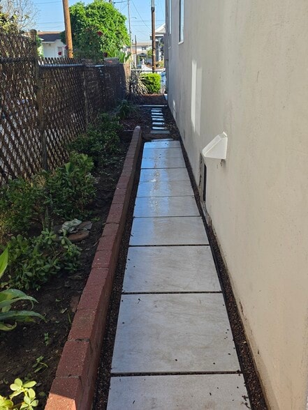 Building Photo - 247 W Sepulveda St