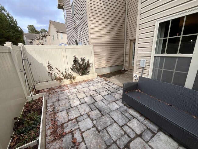 Building Photo - Immaculate 3 bedroom/2.5 bathroom in Tanner Woods!