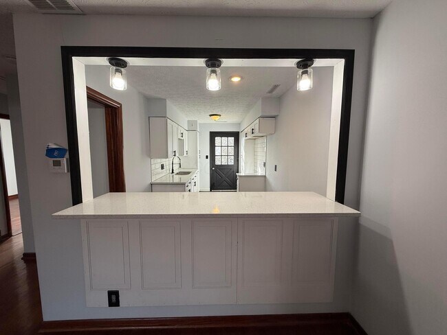 Building Photo - 295 E Whittier St