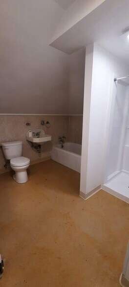 Building Photo - 1114 9th Ave SE