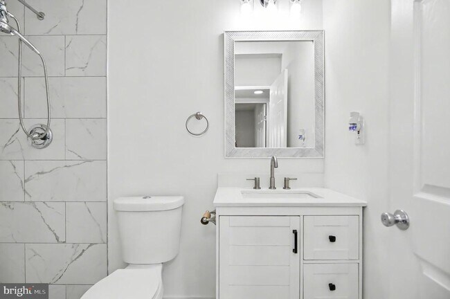 Building Photo - 312 E Gordon St