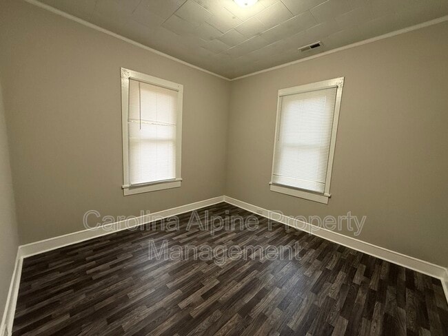 Building Photo - 1126 4th St