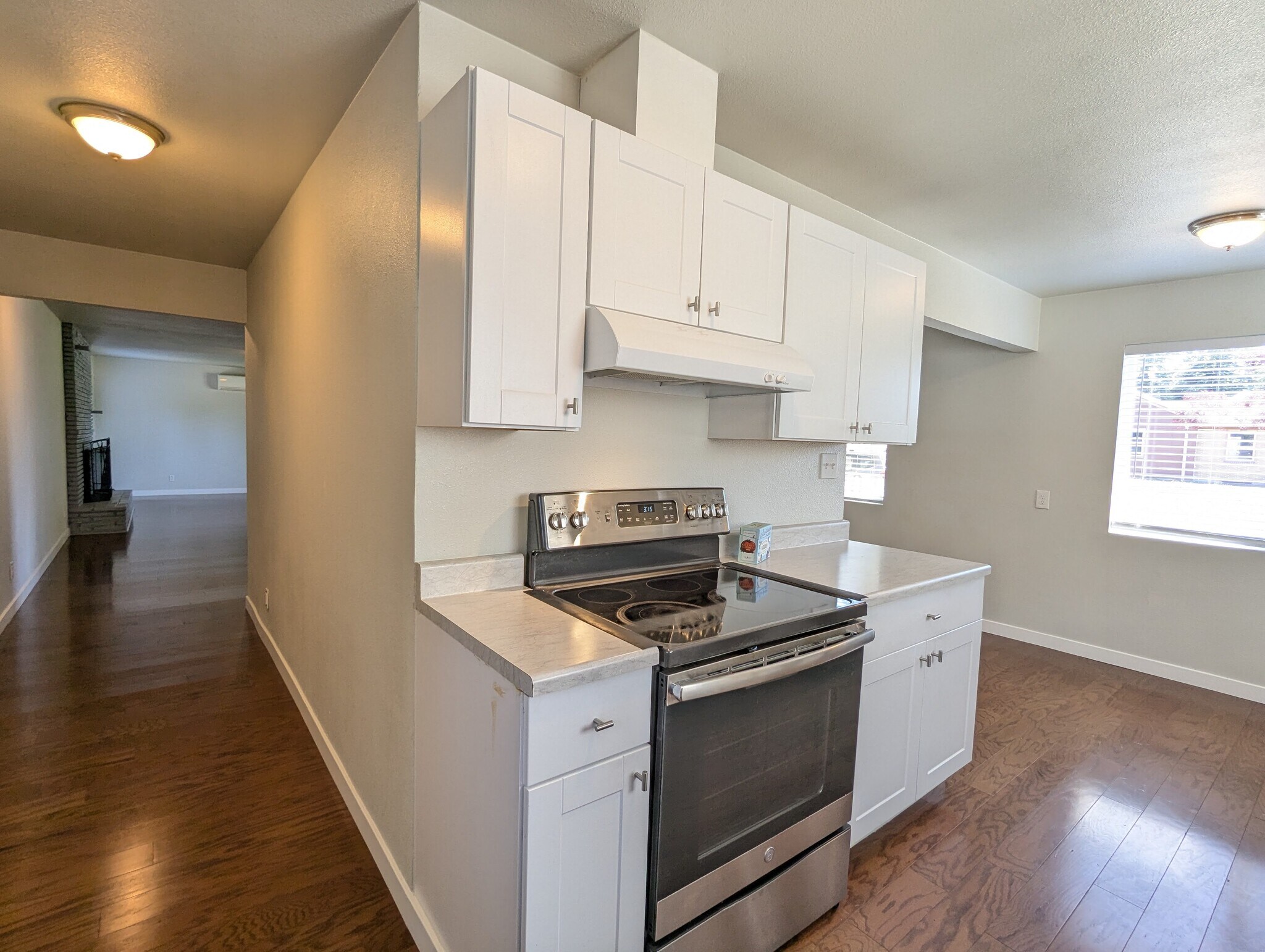 Building Photo - 821 S 117th St