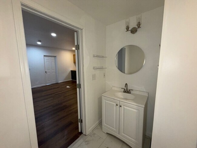 Building Photo - 3956 Pennsylvania Ave