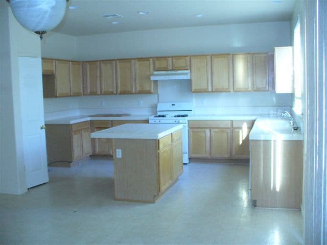 Building Photo - Ready To Move?