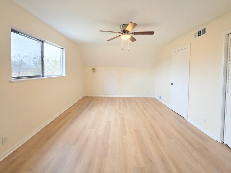 Building Photo - 174 Circle Dr