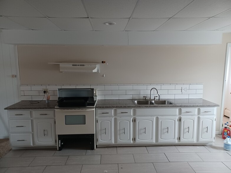 Building Photo - 711 Vulcan St