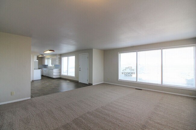 Building Photo - 2 Bedroom, 1 Bath + an Office Home in North Pasco