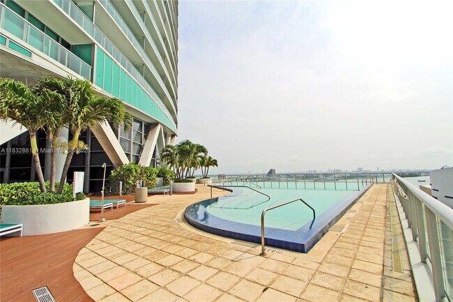 Building Photo - 888 Biscayne Blvd