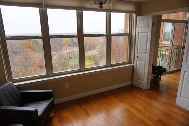 Master bedroom window - 11776 Stratford House Pl