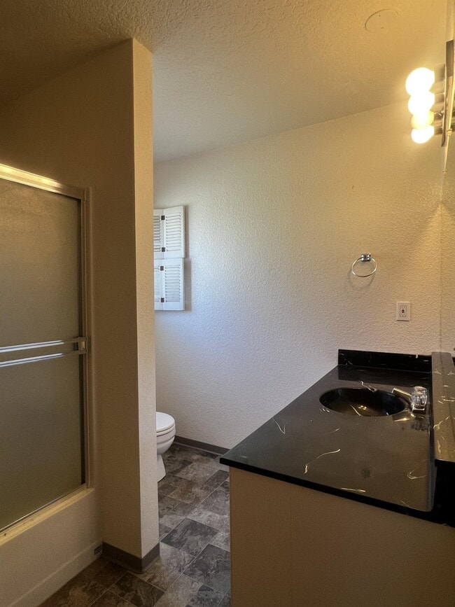 Building Photo - 2808 Harrison Ave