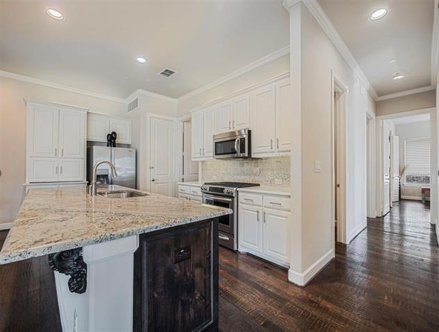 Building Photo - 5001 Meridian Ln