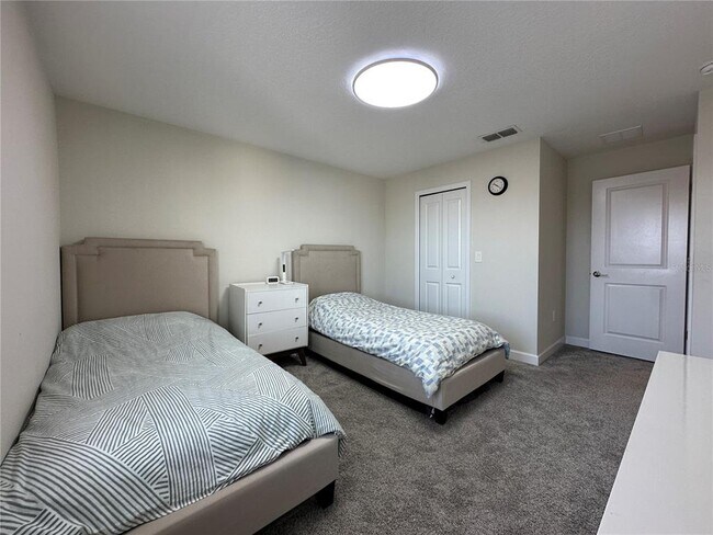 Building Photo - 14143 Title Wy