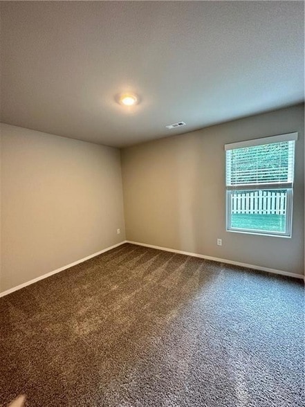 Building Photo - 6801 SW Chestnut Hill Rd