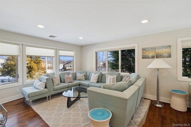 Building Photo - 6 Sunset Rd