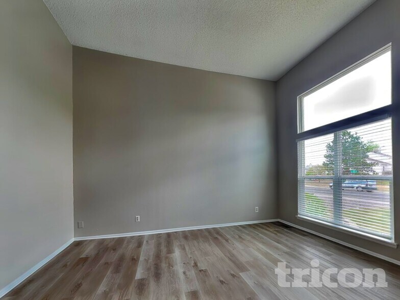 Building Photo - 10341 Routt St