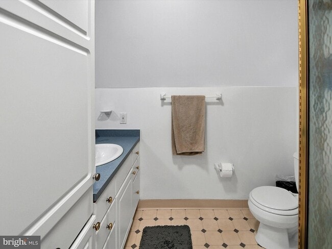 Building Photo - 3 Bells Mill Rd