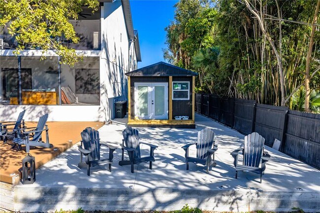 Building Photo - 2500 Monterey St