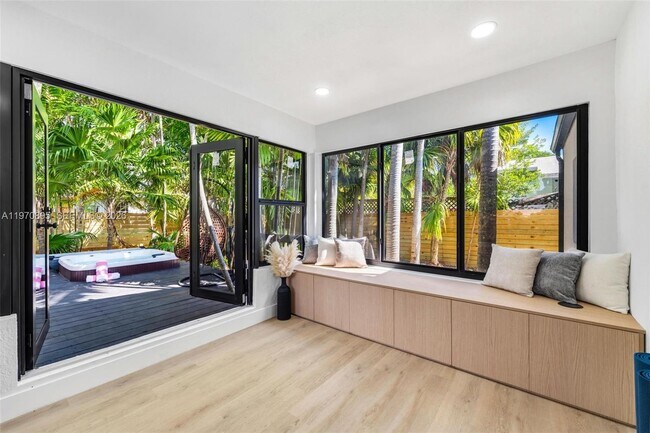 Building Photo - 751 NE 80th St