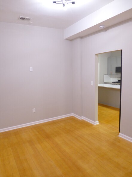 Building Photo - 324 Park Ave