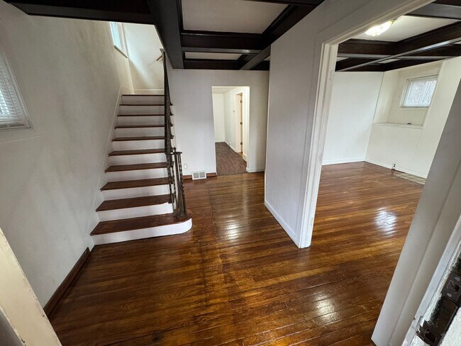 Building Photo - 1415 Freemont St
