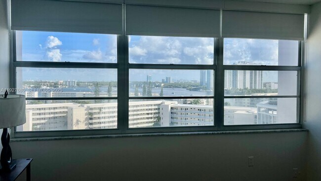 Building Photo - 18031 Biscayne Blvd