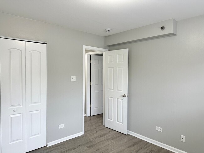 Building Photo - 8635 84th Ct