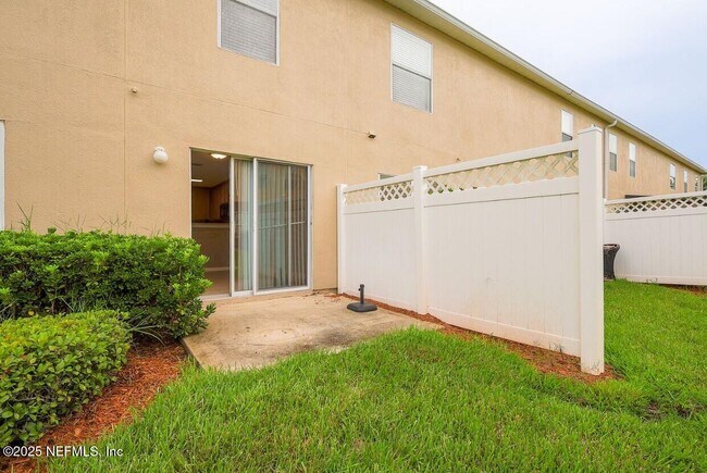 Building Photo - 1500 Calming Water Dr